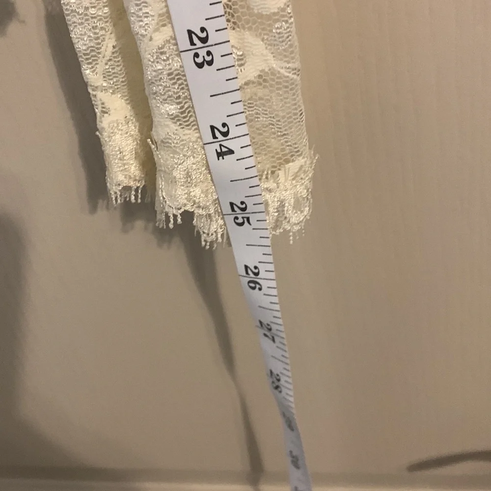 XS Victoria’s Secret lace vee neck, long sleeved blouse - Picture 5 of 5